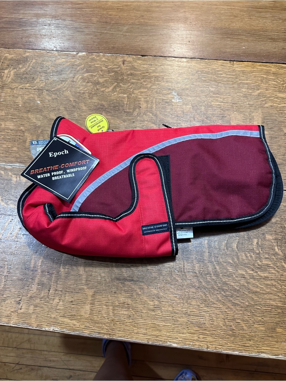 New with tags Breathe-Comfort Red Dog Coat‎ Velcro